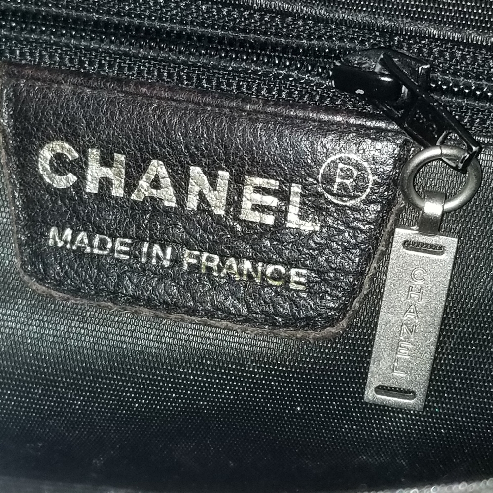 Sale  Rare Chanel mini chocolate bar black bag - Picture 15 of 17